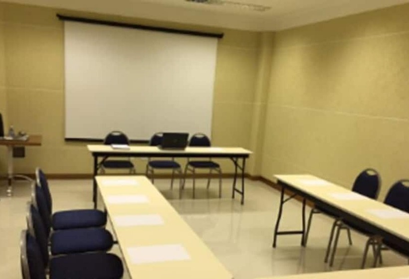 فندق Barbur Center