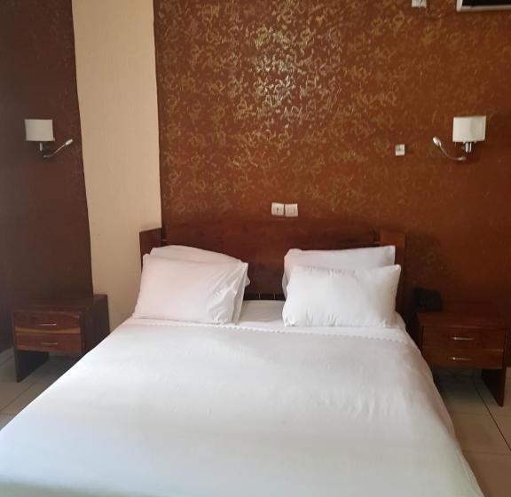 هتل Golden Plazza