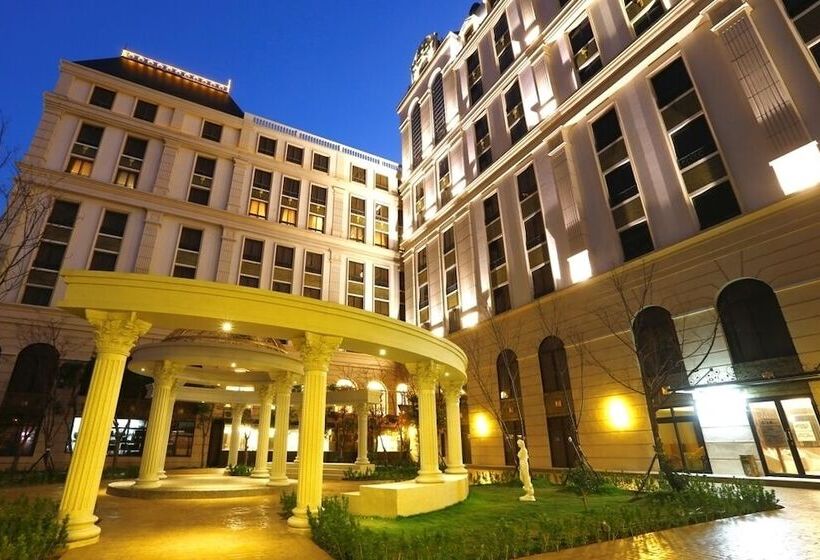 هتل Golden Tulip Aesthetics