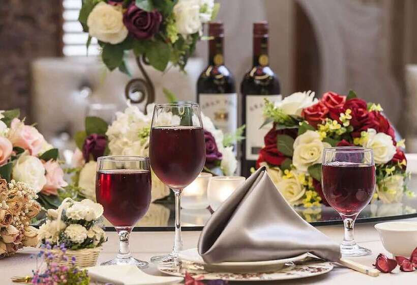 هتل Golden Tulip Aesthetics