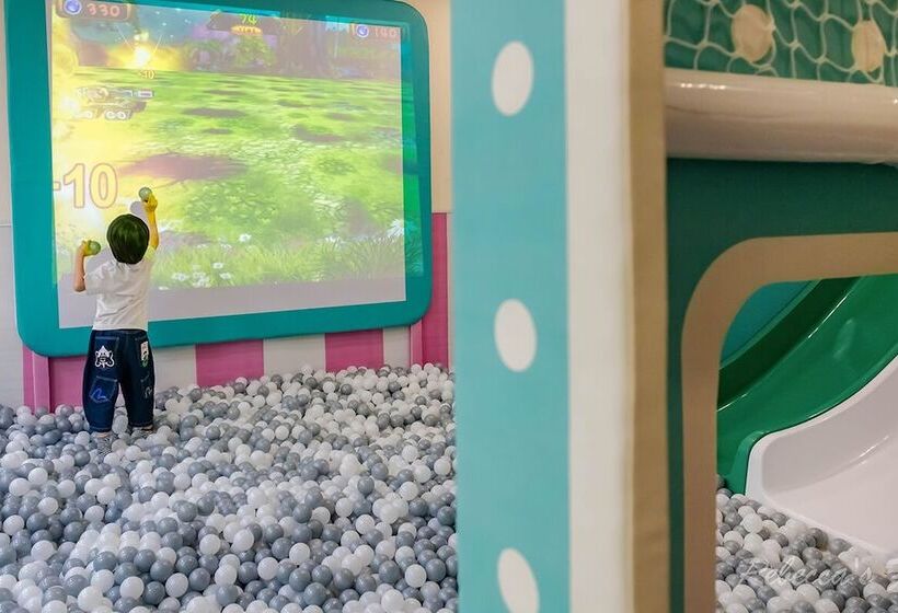 هتل Golden Tulip Aesthetics