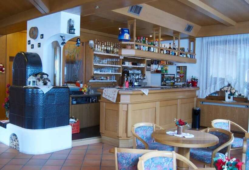 Liz Hotel & Apartments