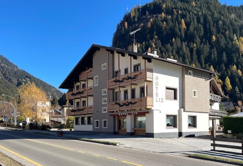 Liz Hotel & Apartments