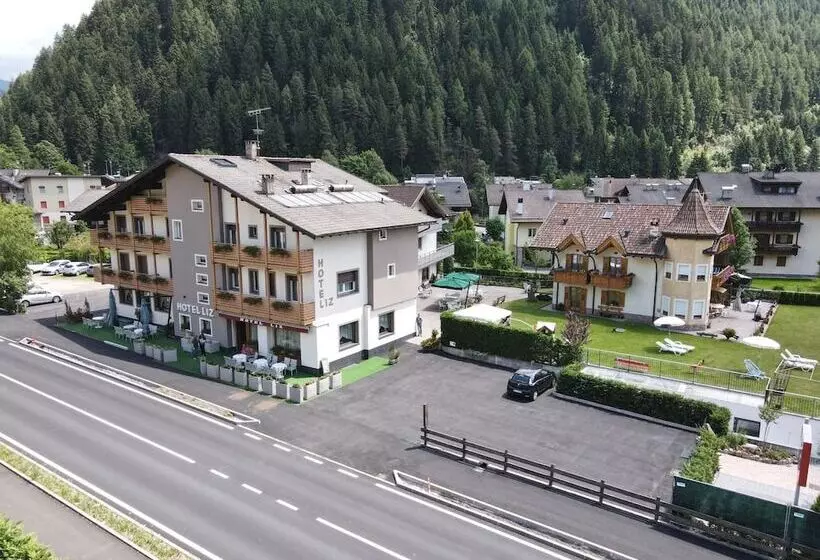 Liz Hotel & Apartments