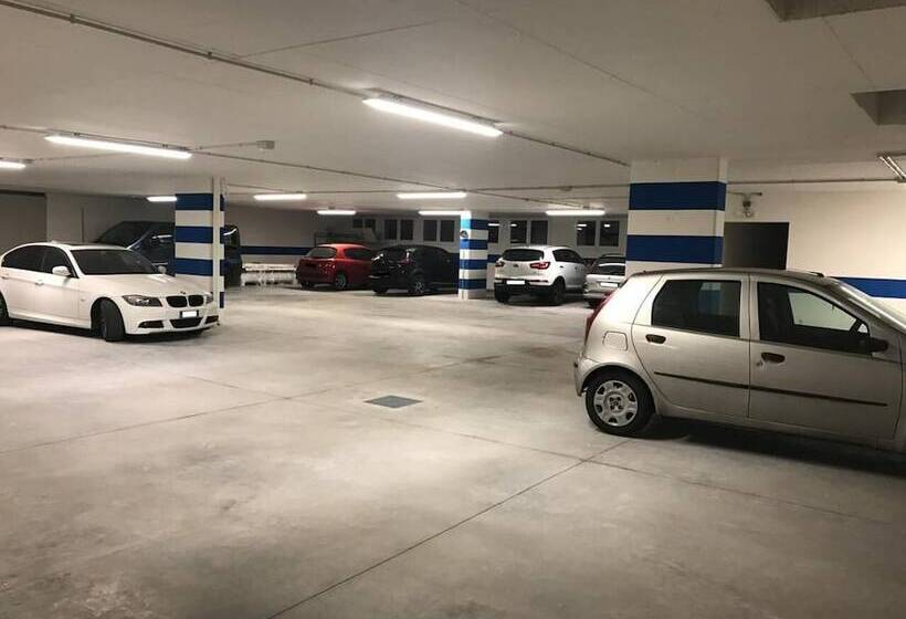 Liz Hotel & Apartments