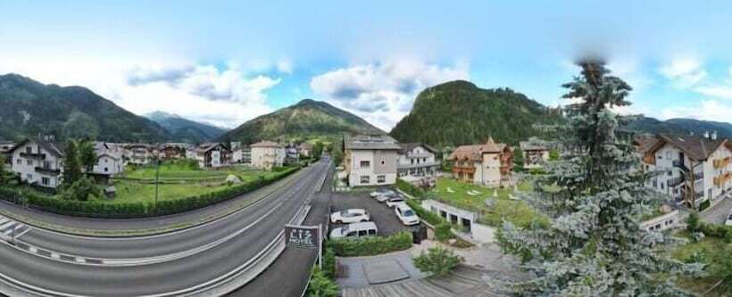 Liz Hotel & Apartments