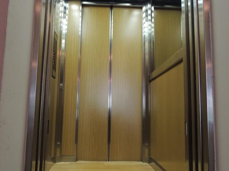 Liz Hotel & Apartments