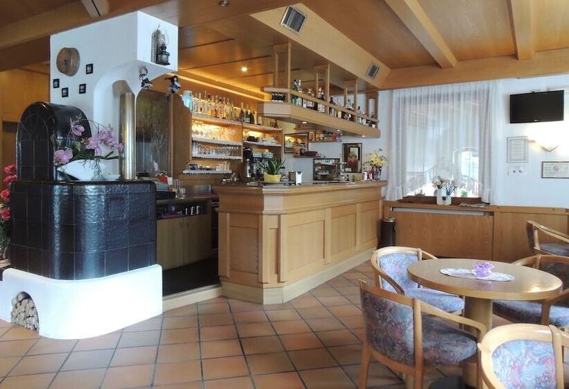 Liz Hotel & Apartments