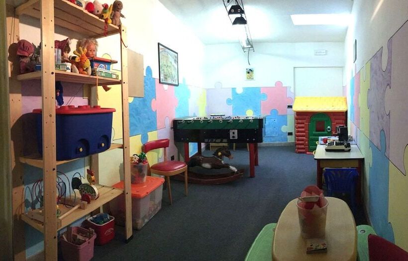 Liz Hotel & Apartments