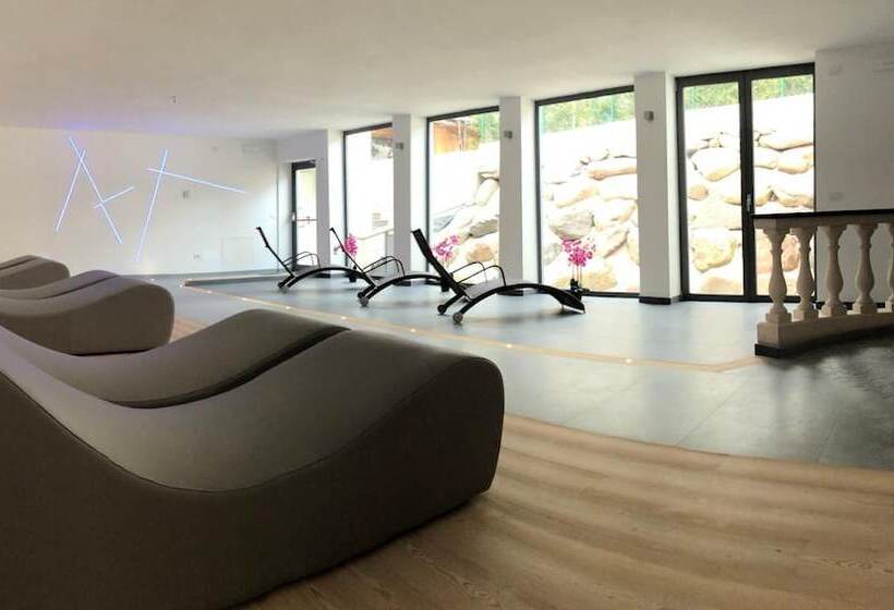 Liz Hotel & Apartments