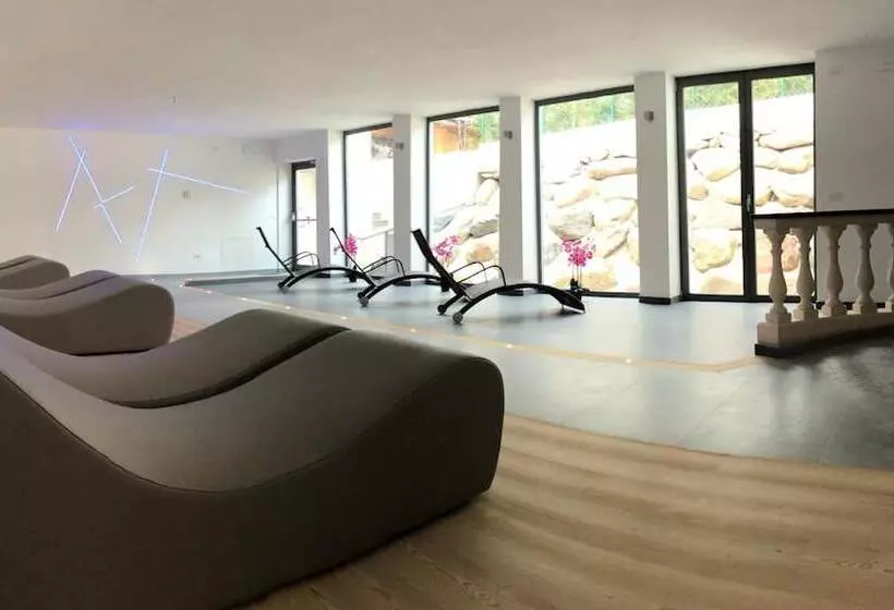 Liz Hotel & Apartments