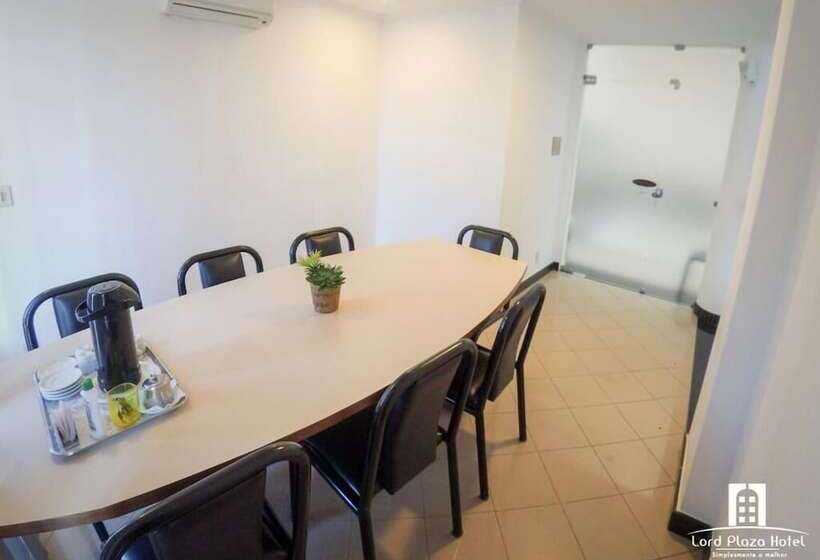 Отель Lord Plaza