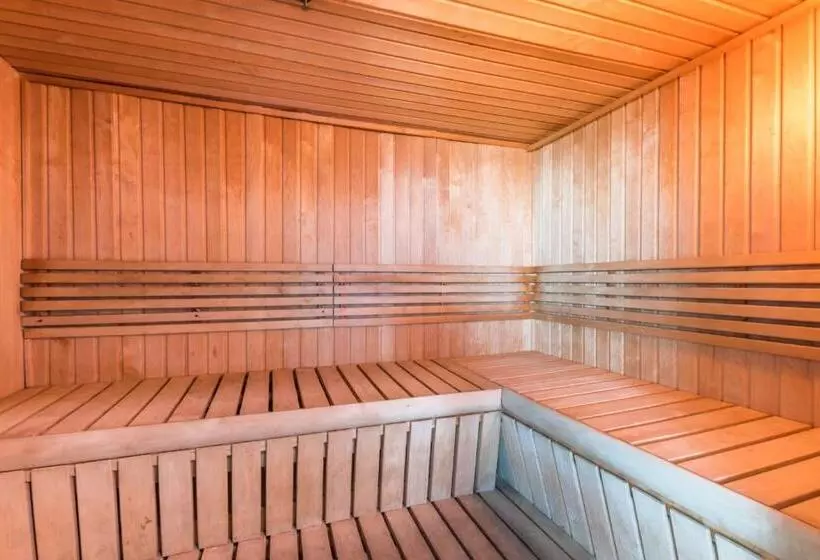 Crystal Shores West 202