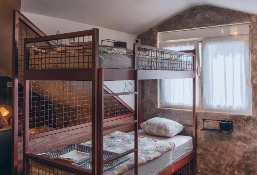 هاستل Q Podgorica Beds,rooms And More