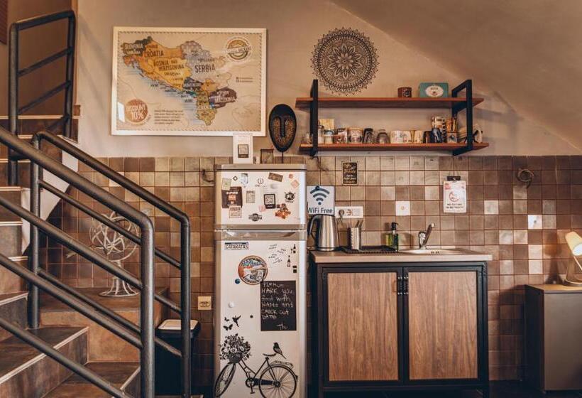 هاستل Q Podgorica Beds,rooms And More