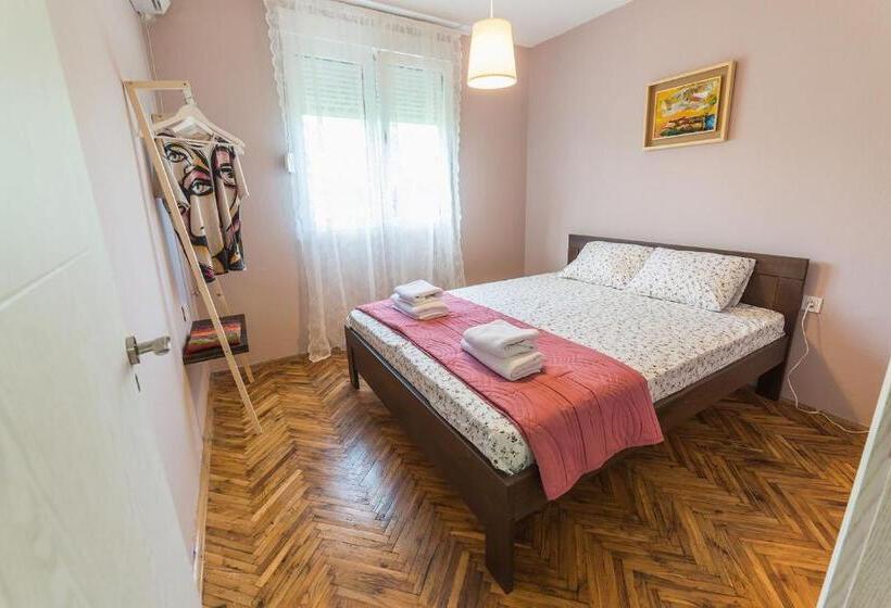 هاستل Q Podgorica Beds,rooms And More