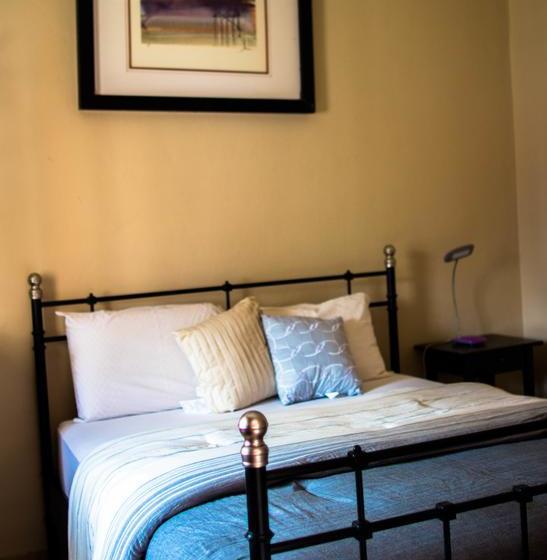 تختخواب و صبحانه The Jam Lodge