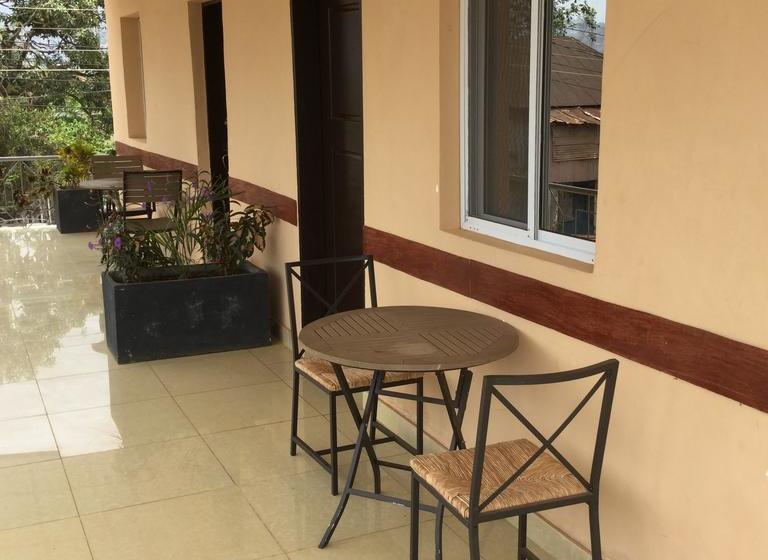 تختخواب و صبحانه The Jam Lodge