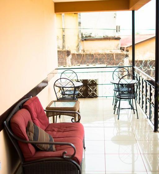 تختخواب و صبحانه The Jam Lodge