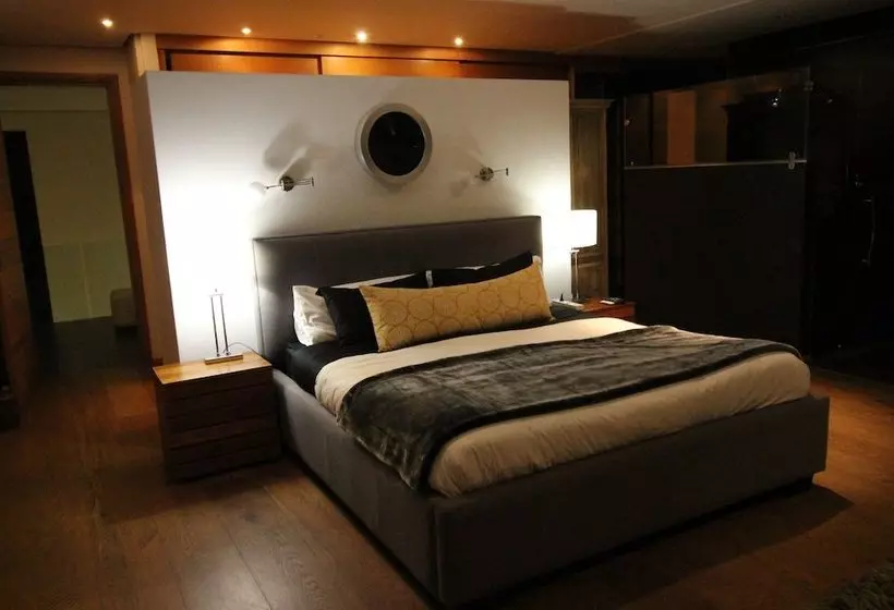 Dolphin Beach Villa