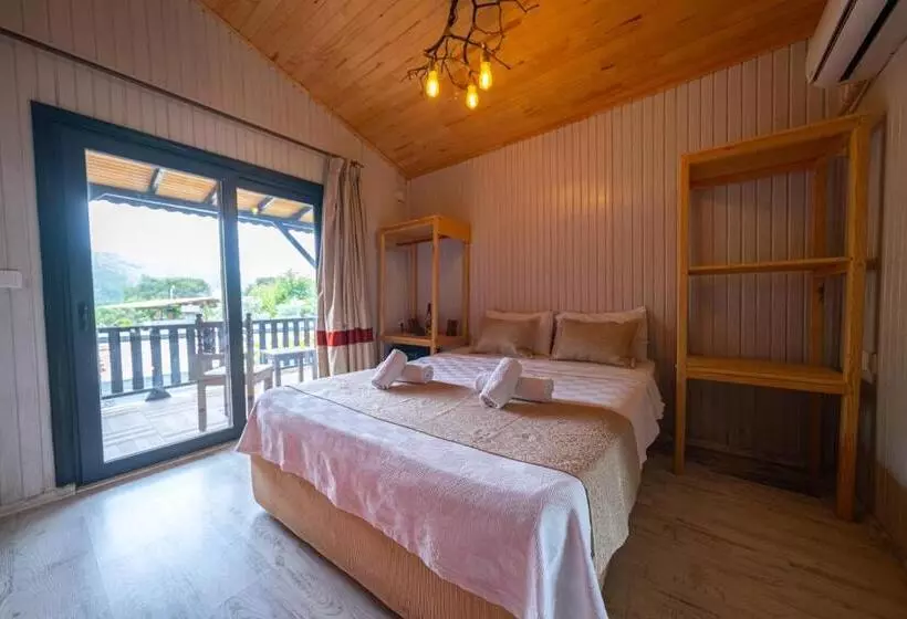 هتل Koala Bungalows