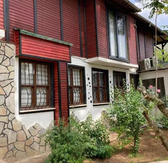 هتل Koala Bungalows