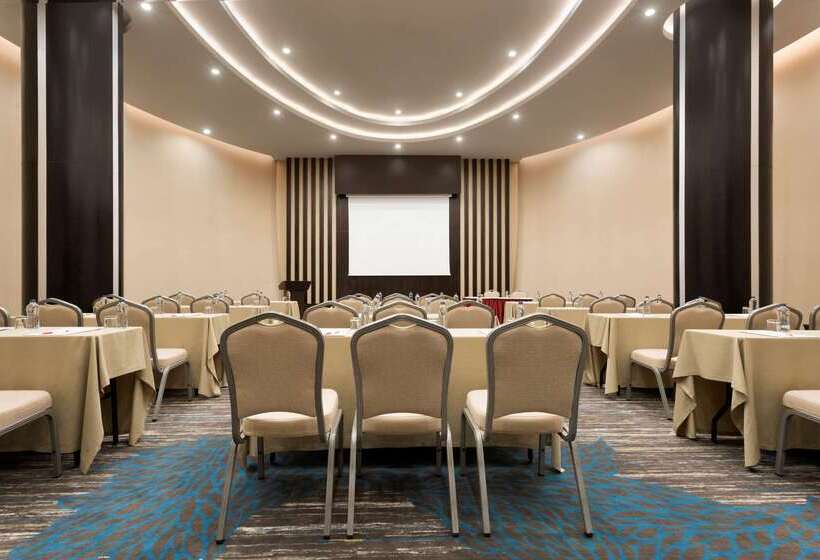 호텔 Ramada Plaza By Wyndham Konya