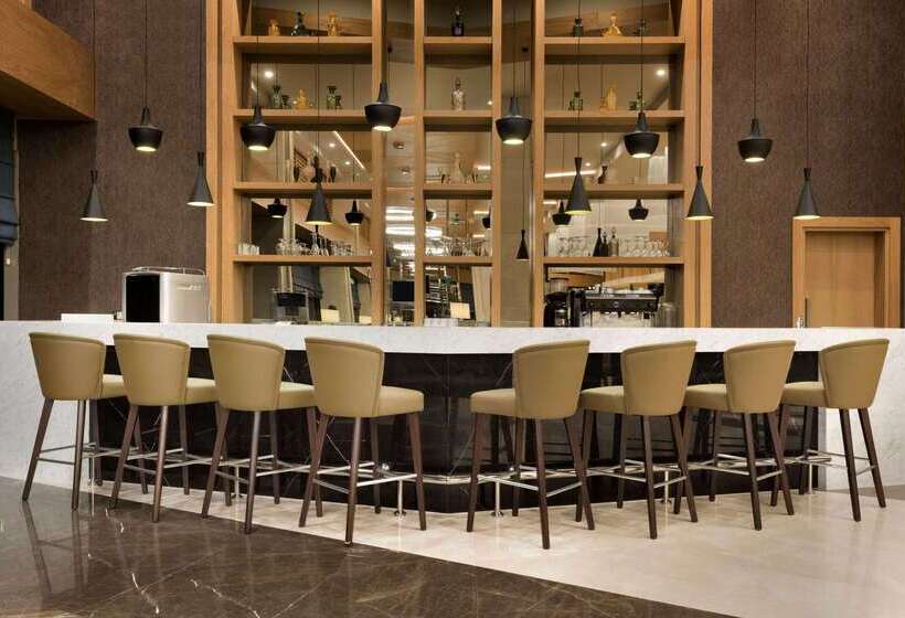 호텔 Ramada Plaza By Wyndham Konya