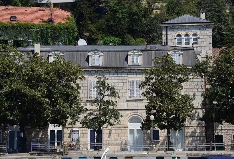 هتل Stanica B&b