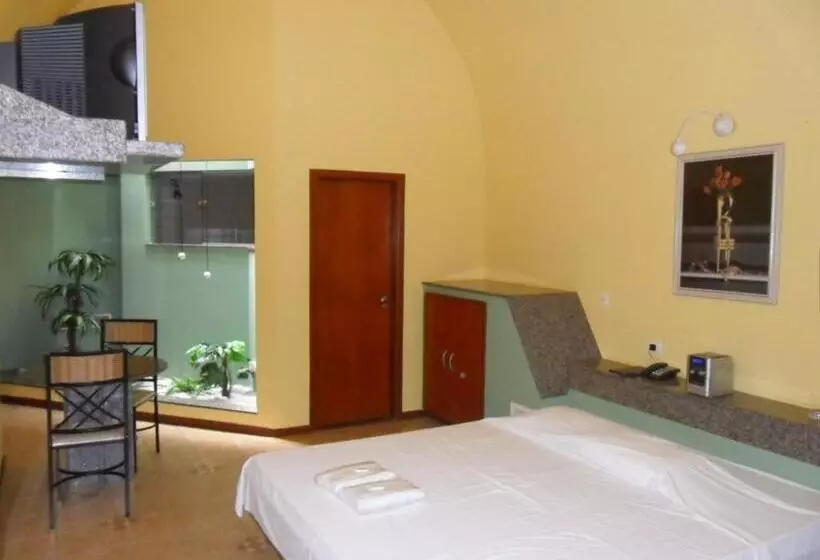 Hotelli Green Village