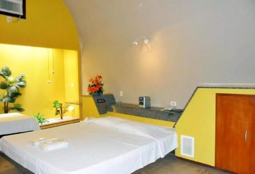 Hotelli Green Village