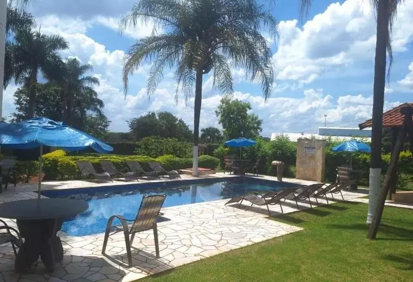 Hotelli Green Village