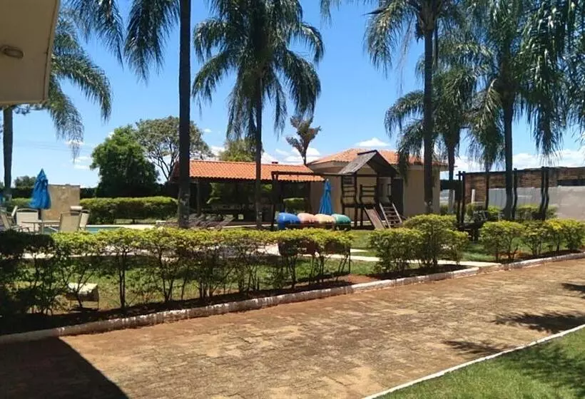 Hotelli Green Village
