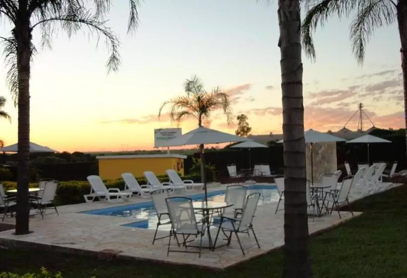Hotelli Green Village