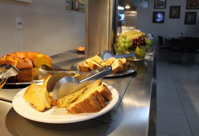 בית מלון כפרי Leon