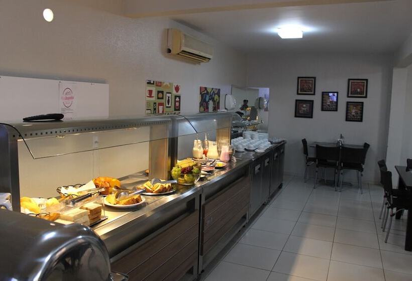 בית מלון כפרי Leon