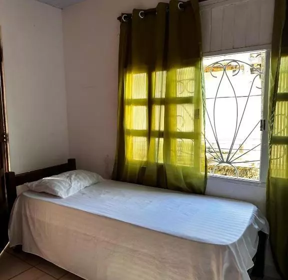 Hotelli Hostel E Pousada Da Rose