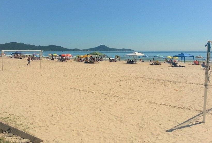 Hotel Coral De Bombinhas