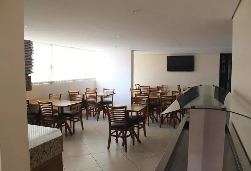 ホテル Itupeva Plaza
