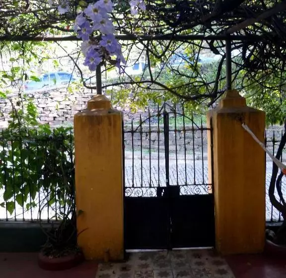 Pouso Das Glicínias   B&b