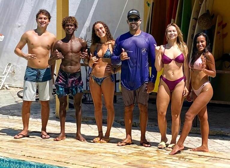 Rio Surf House Hostel E Pousada