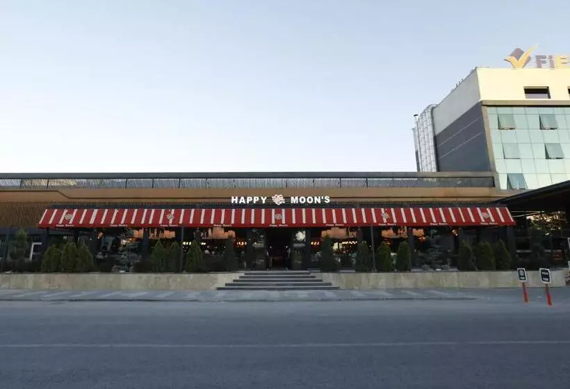 هتل Fier Life Center