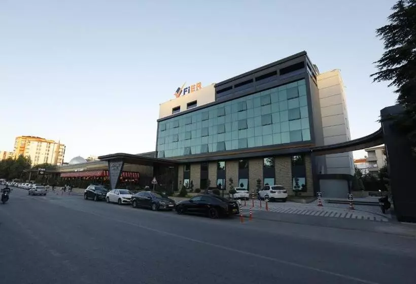 هتل Fier Life Center
