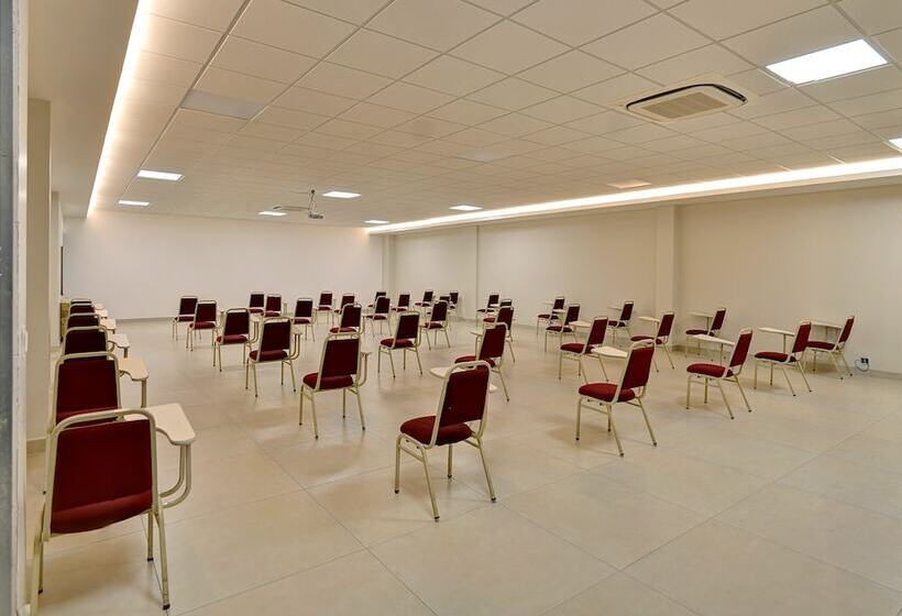 Porto Minas Hotel E Convenções