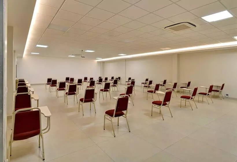 Porto Minas Hotel E Convenções