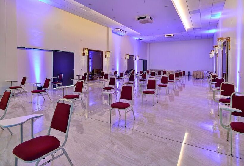 Porto Minas Hotel E Convenções