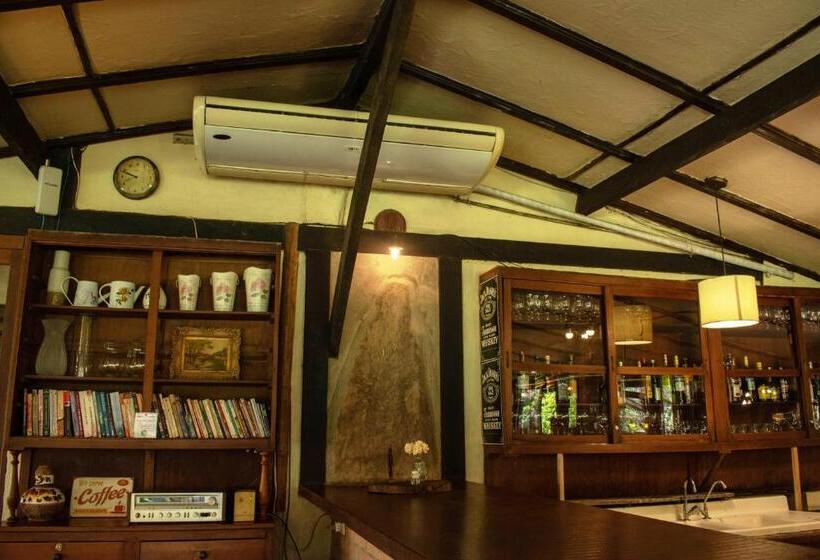 Отель Santa Esmeralda