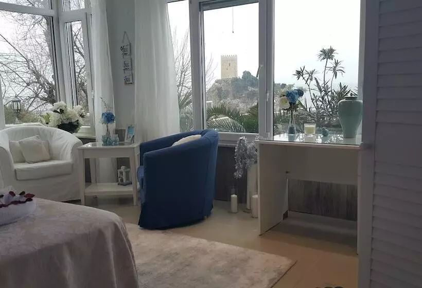 ホテル Yasemin Suite