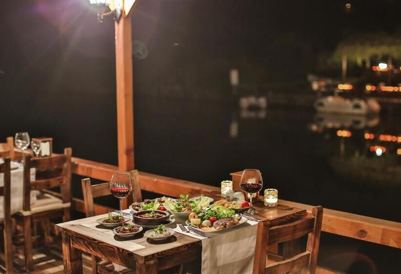 Mints Hotel Adult Only