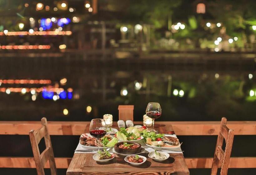 Mints Hotel Adult Only